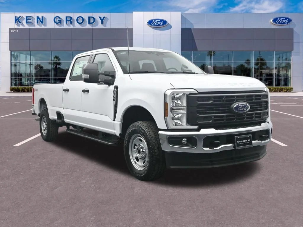 2026 Ford F-350 XL 4x4 Crew Cab 8' Box SRW's photo
