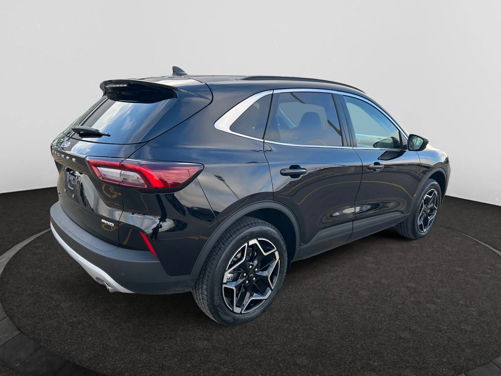 New 2026 Agate Black Metallic Ford Platinum image 5