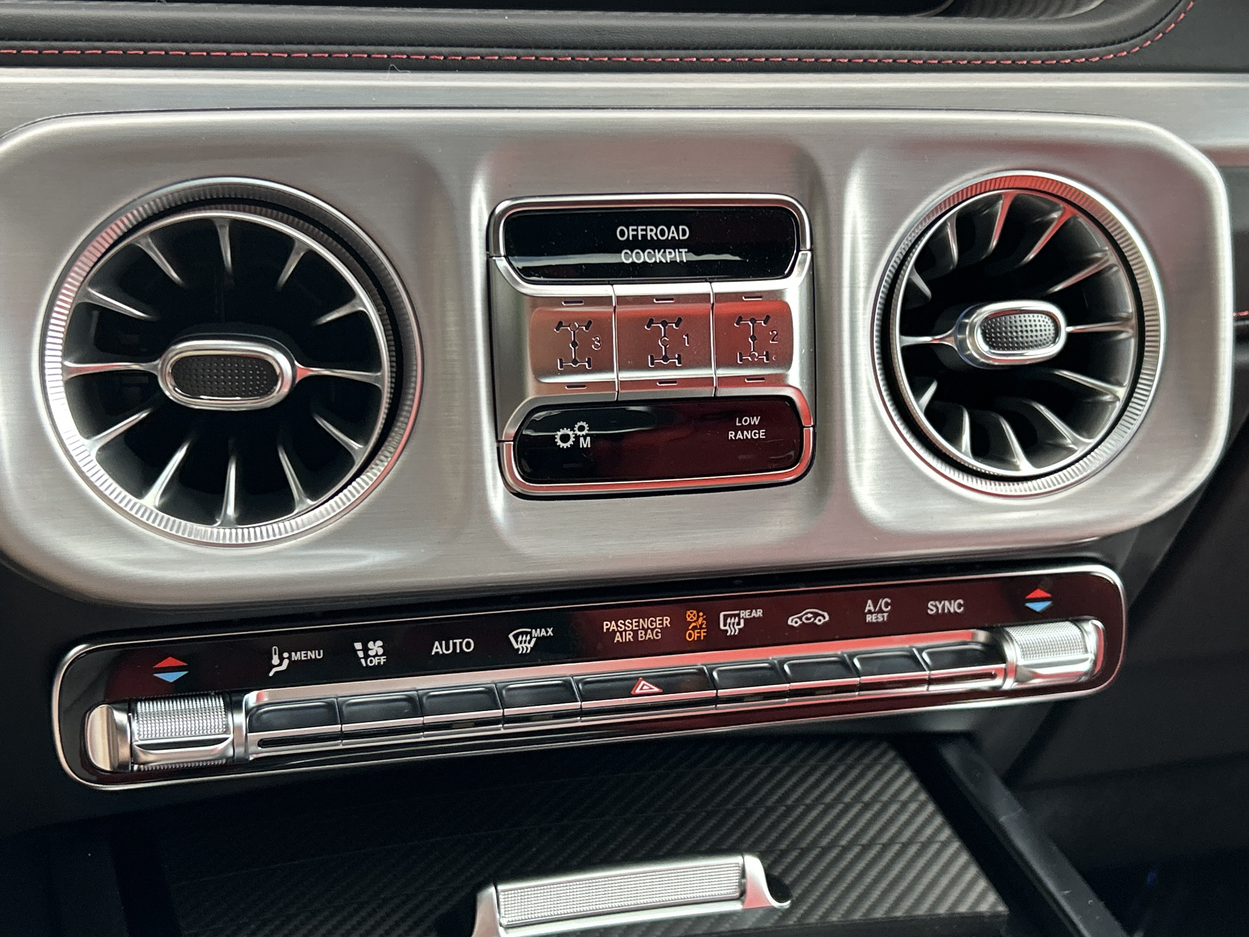 New 2027 MANUFAKTUR Moonlight White Metallic Mercedes-Benz AMG® G 63 SUV image 29
