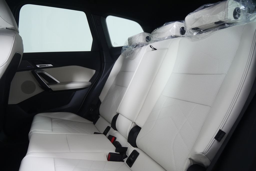 New 2026 Space Silver Metallic BMW xDrive28i image 14