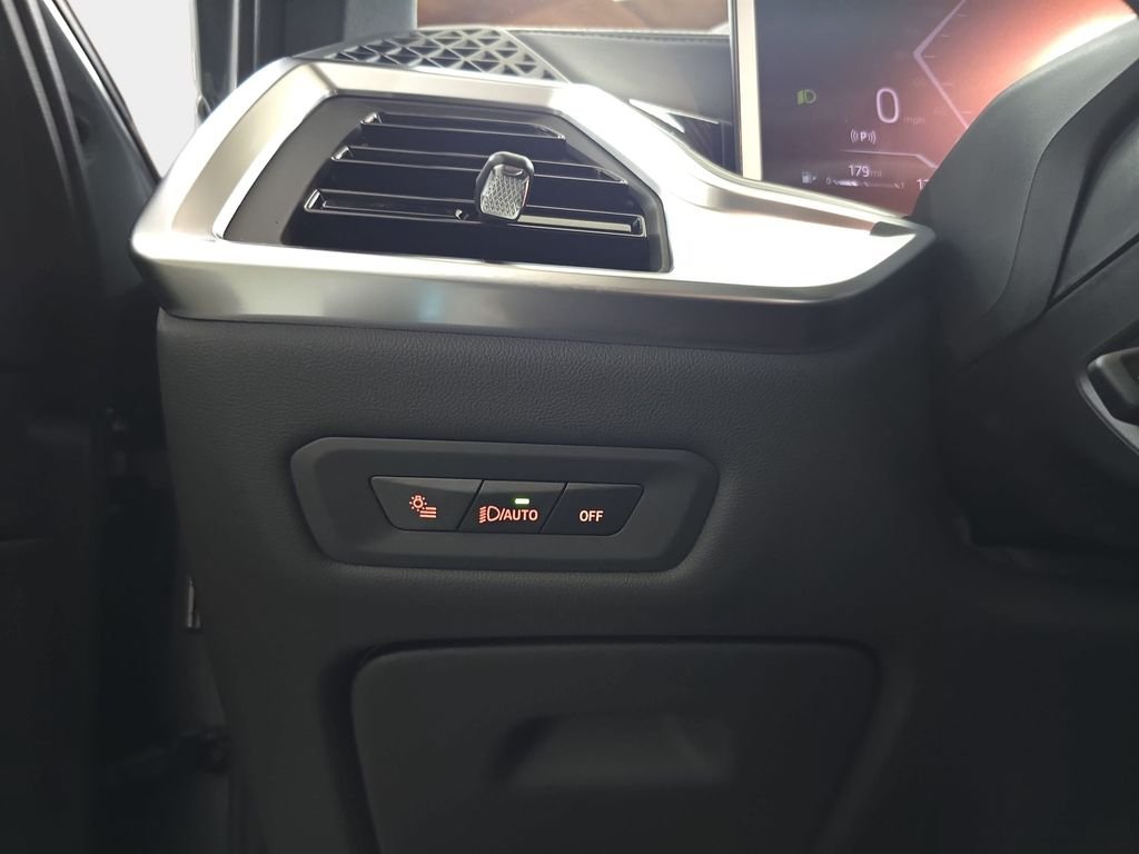 New 2026 Skyscraper Grey Metallic BMW xDrive40i image 24
