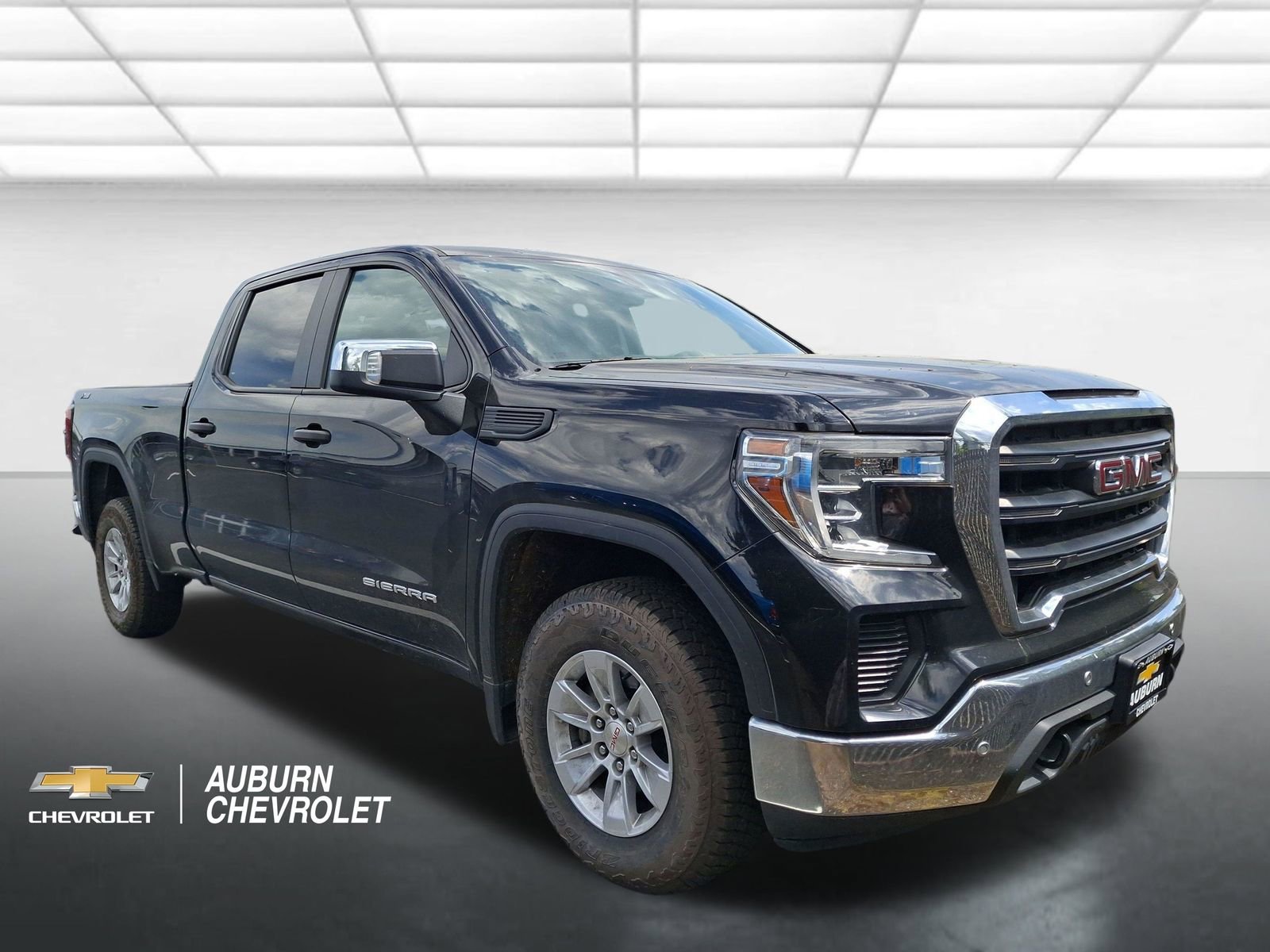 2022 GMC Sierra 4WD Crew Cab Short Box Pro's photo