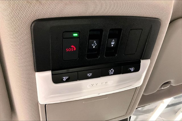 Used 2021 Glacier White Nissan SV image 38