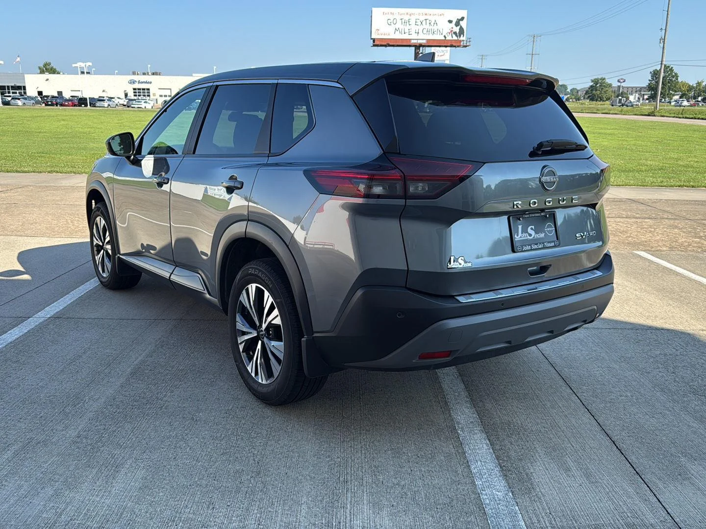 Certified Used 2023 Gun Metallic Nissan SV image 5