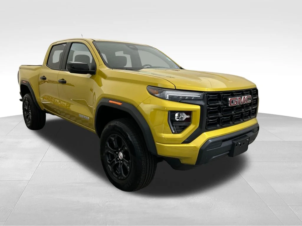 Used 2023 Red GMC Elevation image 9