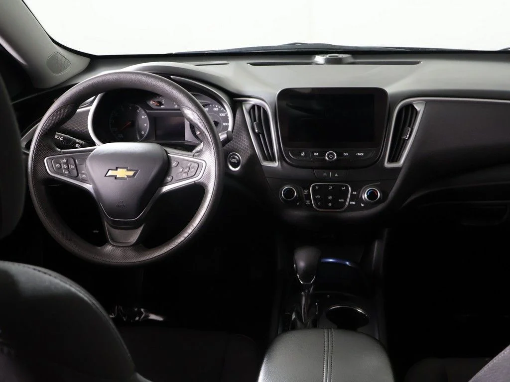 Used 2023 Gray Chevrolet LT image 27