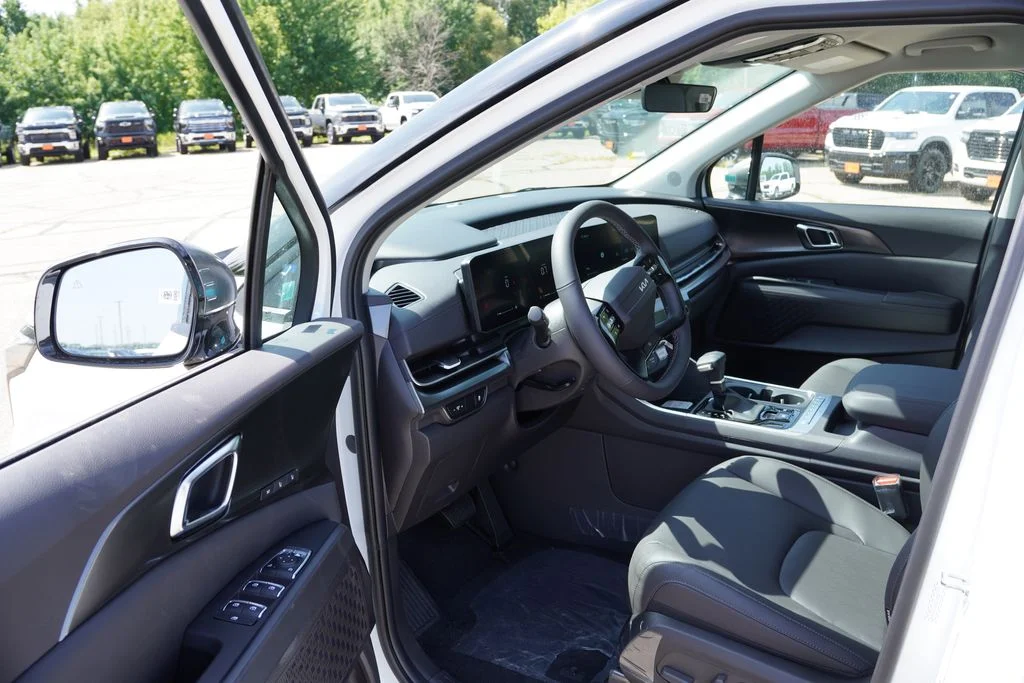 New 2027 Snow White Pearl Kia EX image 10