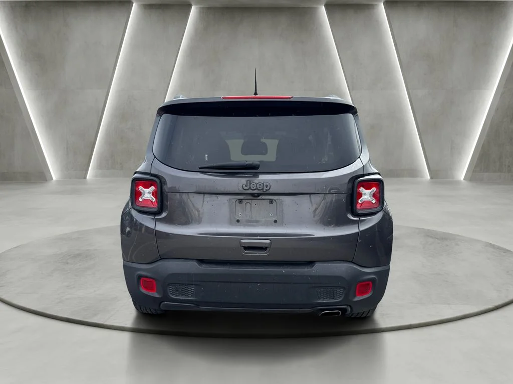 Used 2021 Gray Jeep Latitude image 3