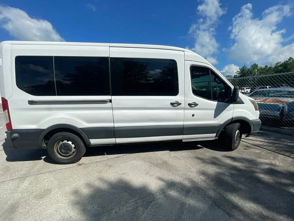 Used 2015 White Ford XL image 7