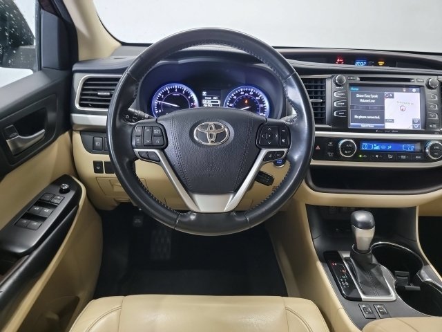 Used 2018 Ooh La La Rouge Mica Toyota SE image 15
