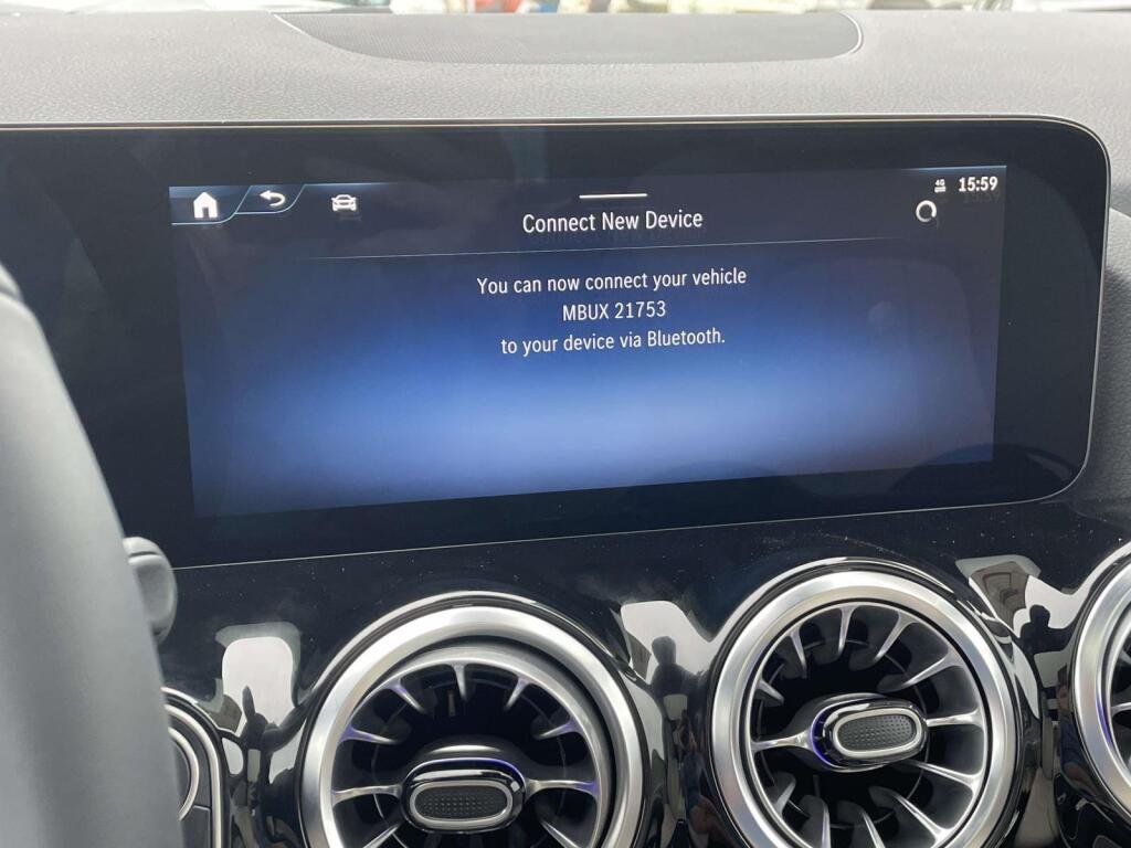 New 2026 Polar White Mercedes-Benz GLA 250 image 24