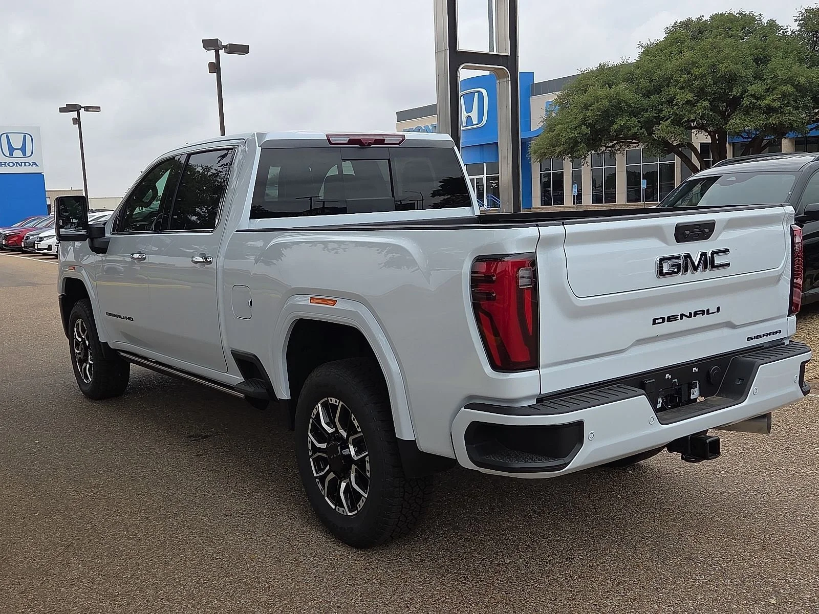 2026 GMC Sierra 2500HD Denali Ultimate - Photo 3