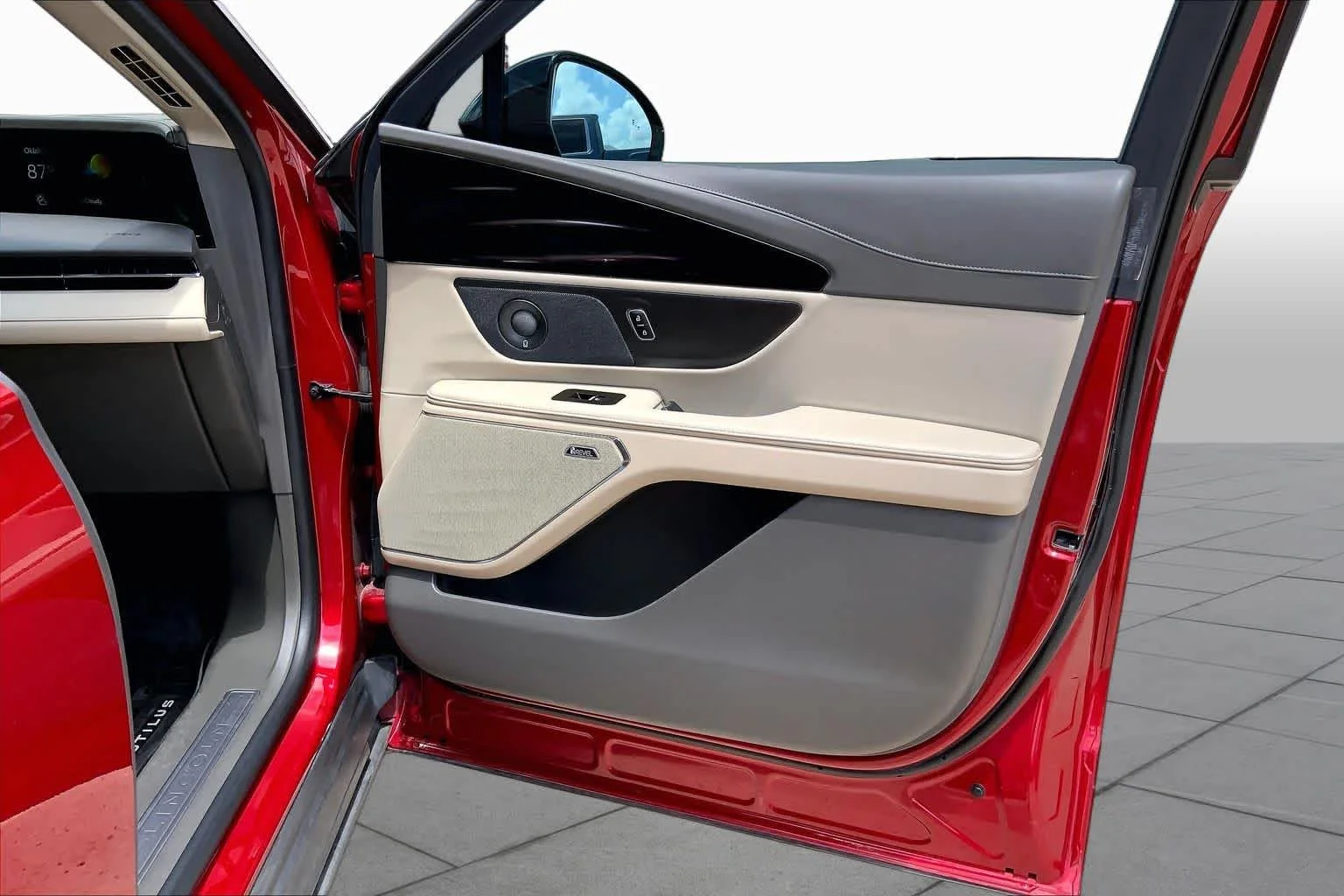 Used 2024 Red Carpet Metallic Tinted Clearcoat Lincoln Reserve image 23