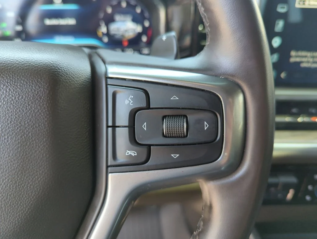 Used 2025 White Chevrolet LTZ image 22