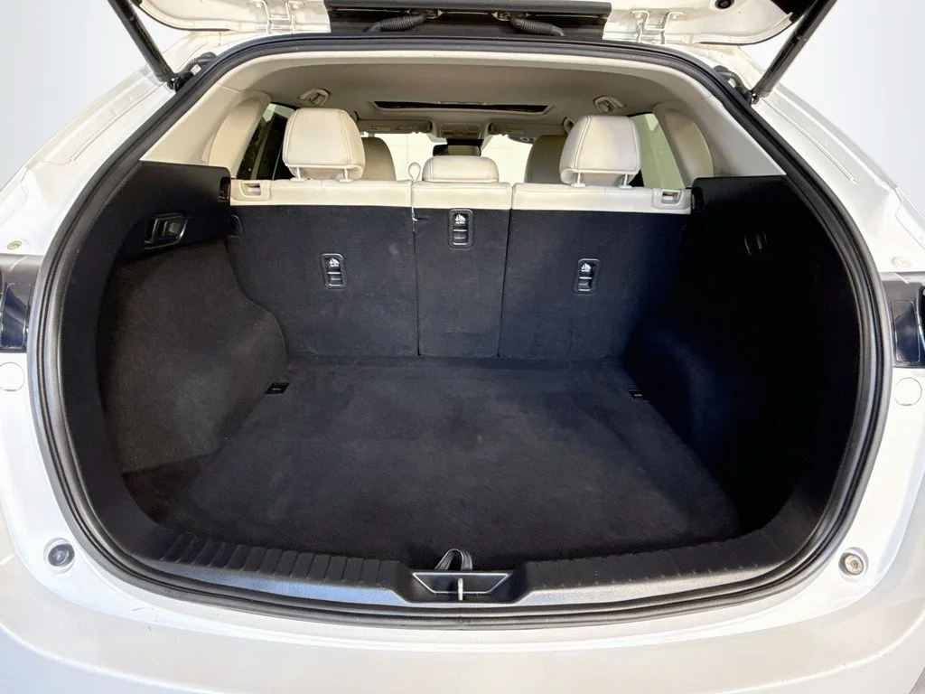 Used 2018 Snowflake White Pearl Mica Mazda Touring image 28