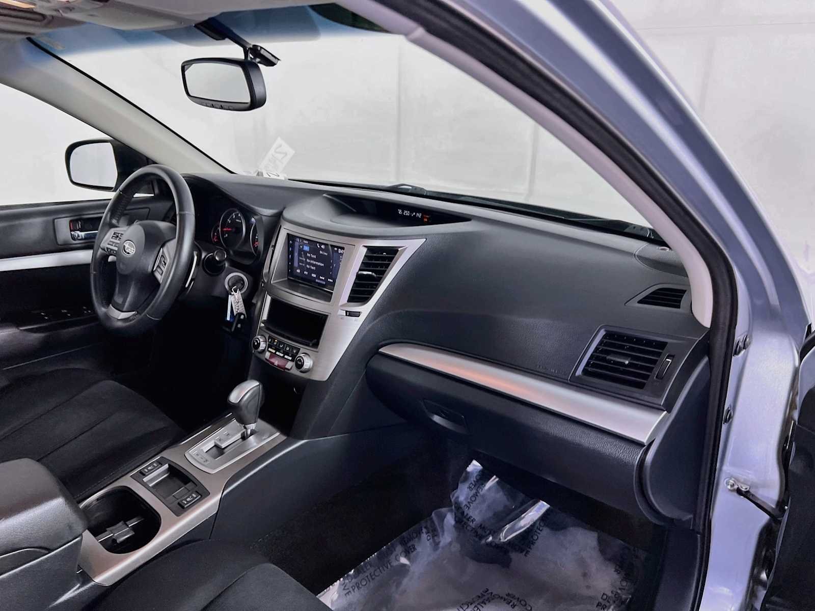 Used 2014 Ice Silver Metallic Subaru 2.5i Premium image 28