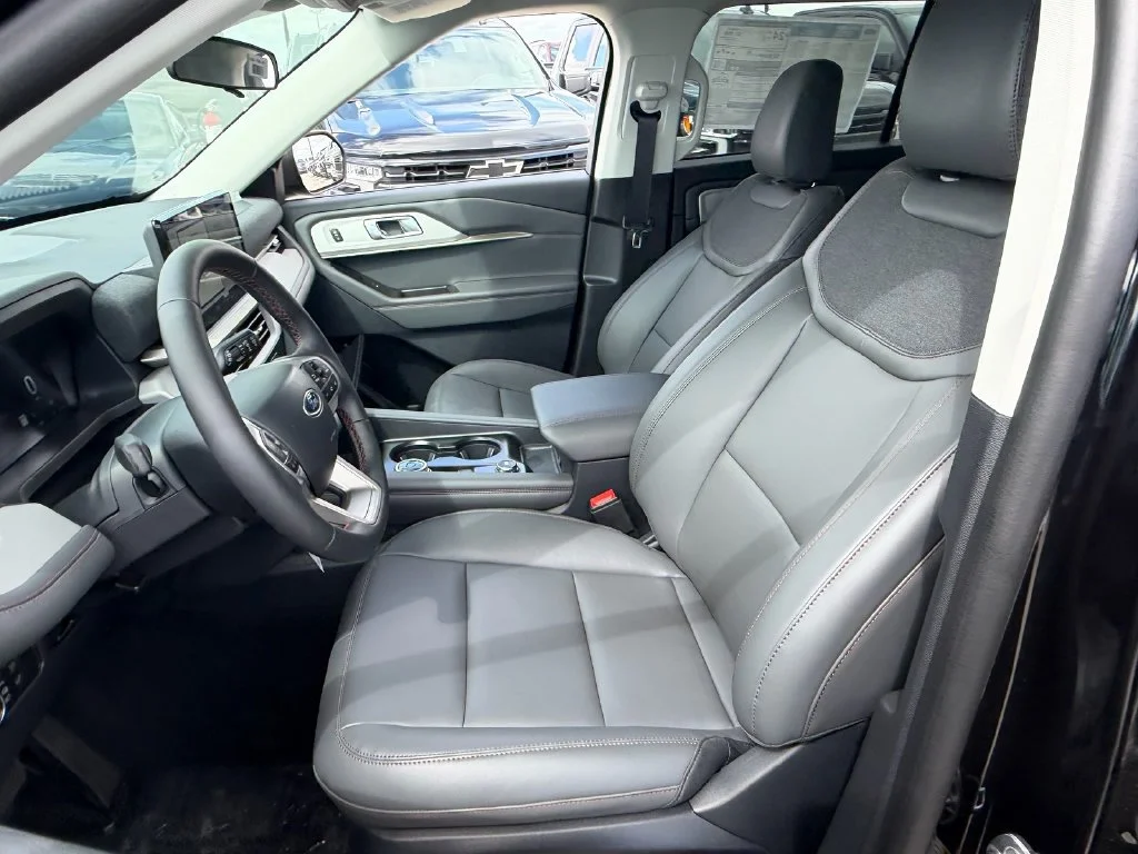 New 2026 Agate Black Metallic Ford Active image 10