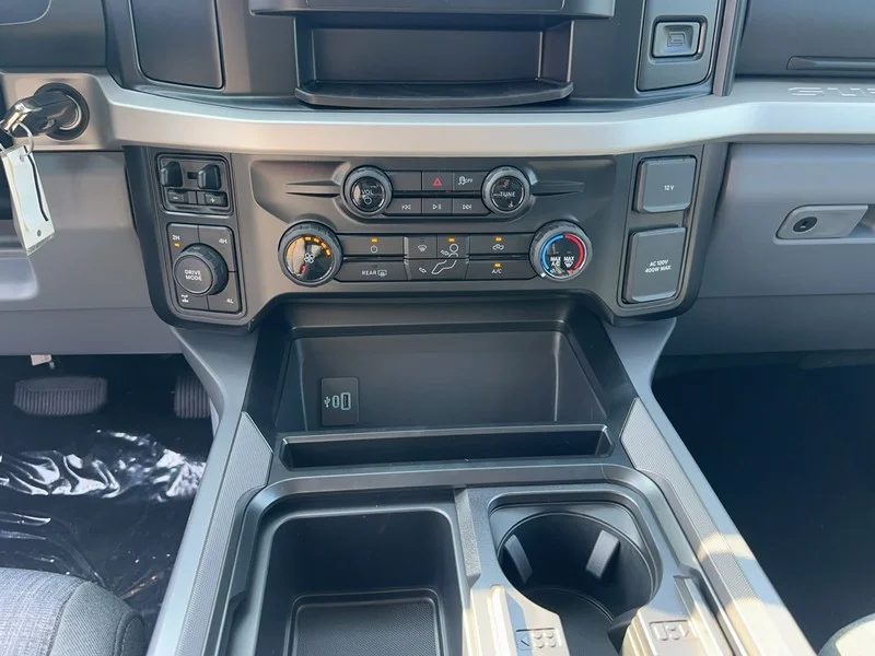 New 2026 Avalanche Ford XLT 4WD Crew Cab 6.75