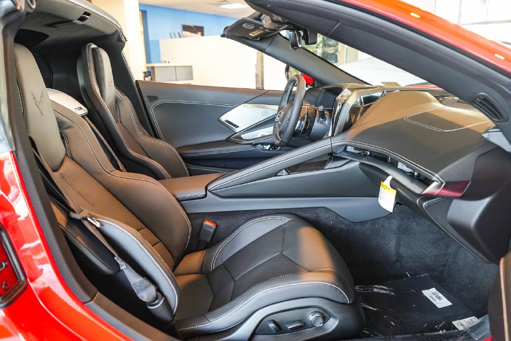 2027 Chevrolet Corvette 2LT - Photo 17