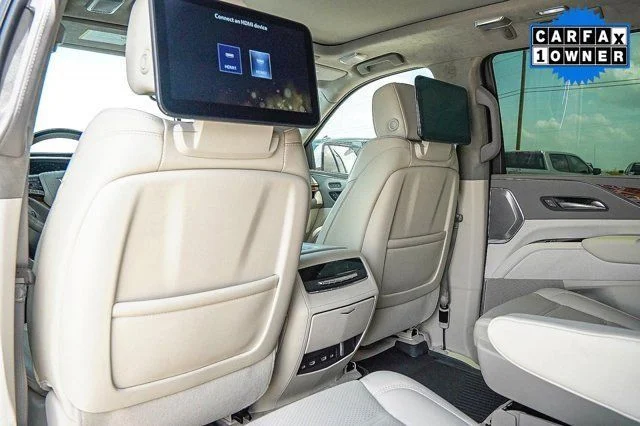 Used 2024 White Cadillac Sport Platinum image 35