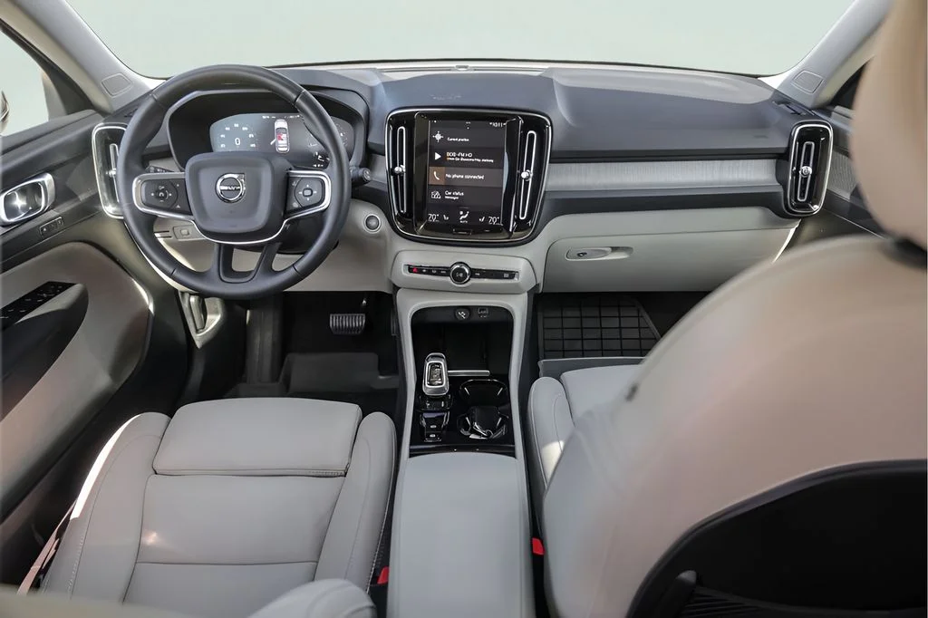 Used 2020 Black Volvo T5 Inscription image 27