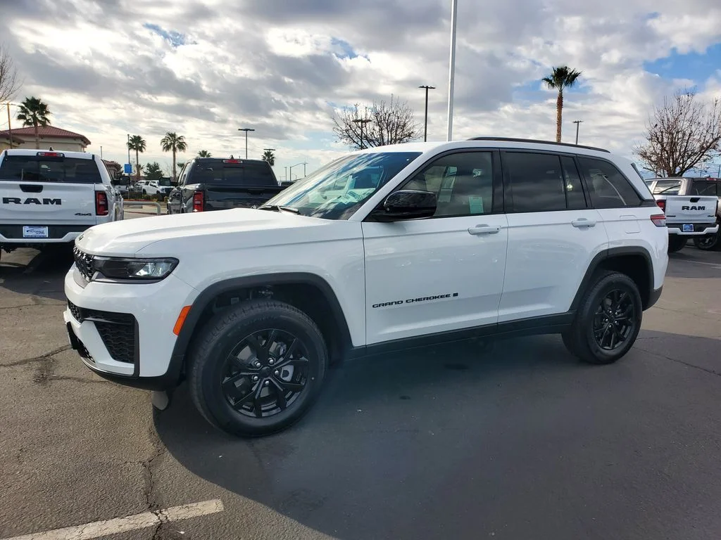 New 2026 Bright White Clearcoat Jeep Altitude image 7