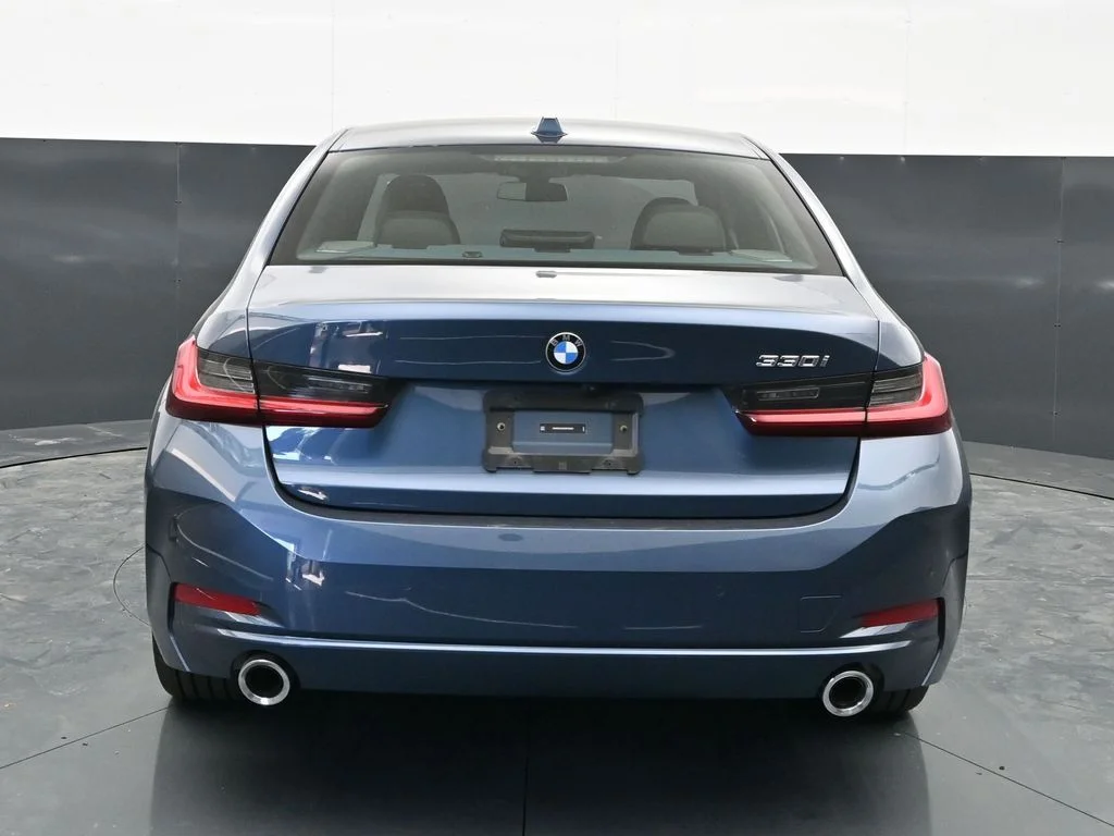 2025 BMW 3 Series 330i - Photo 6