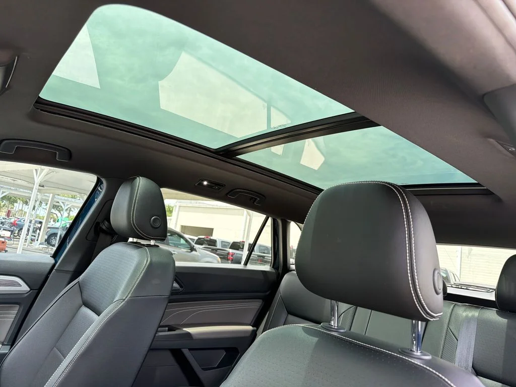 Used 2022  Volkswagen 2.0T SE w/Technology image 16