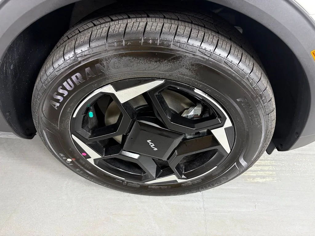 New 2027 White Kia EX image 10