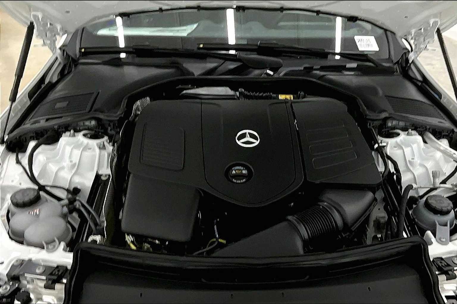 2025 Mercedes-Benz C-Class Sedan C 300 - Photo 16
