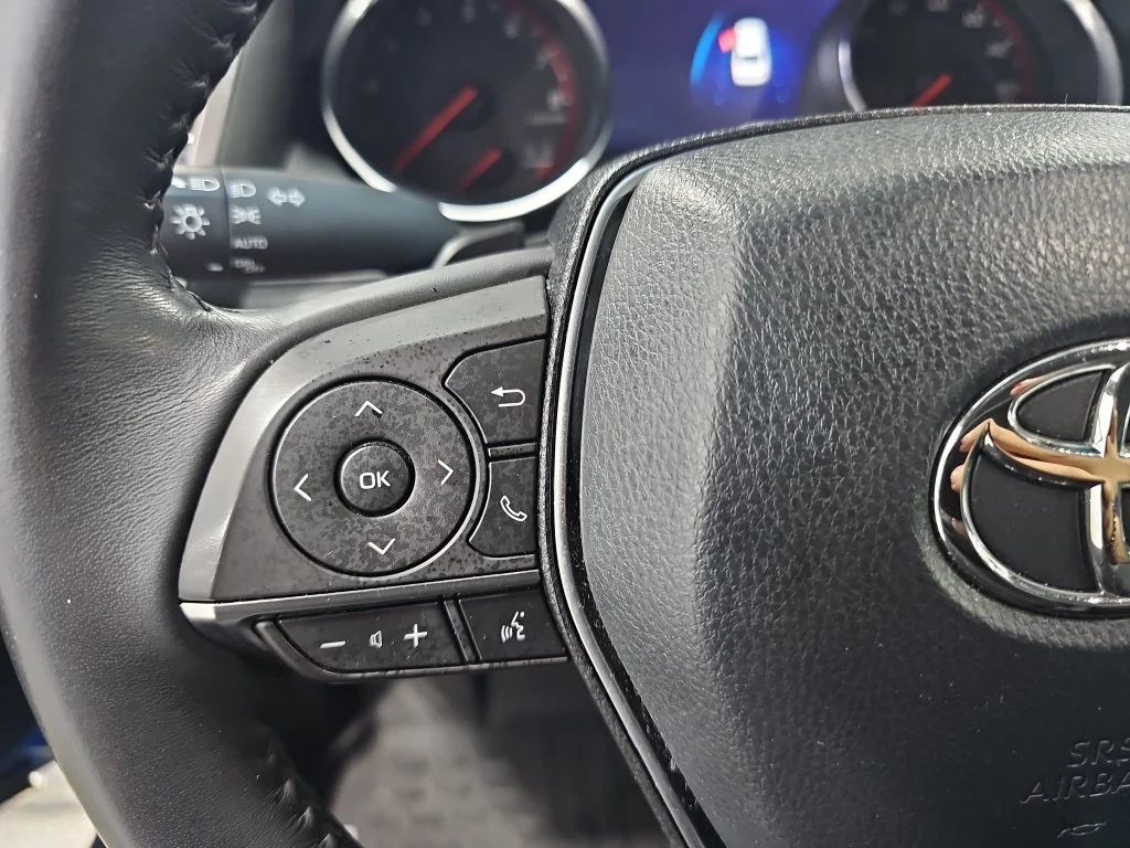 Used 2018 Blue Toyota XSE image 19