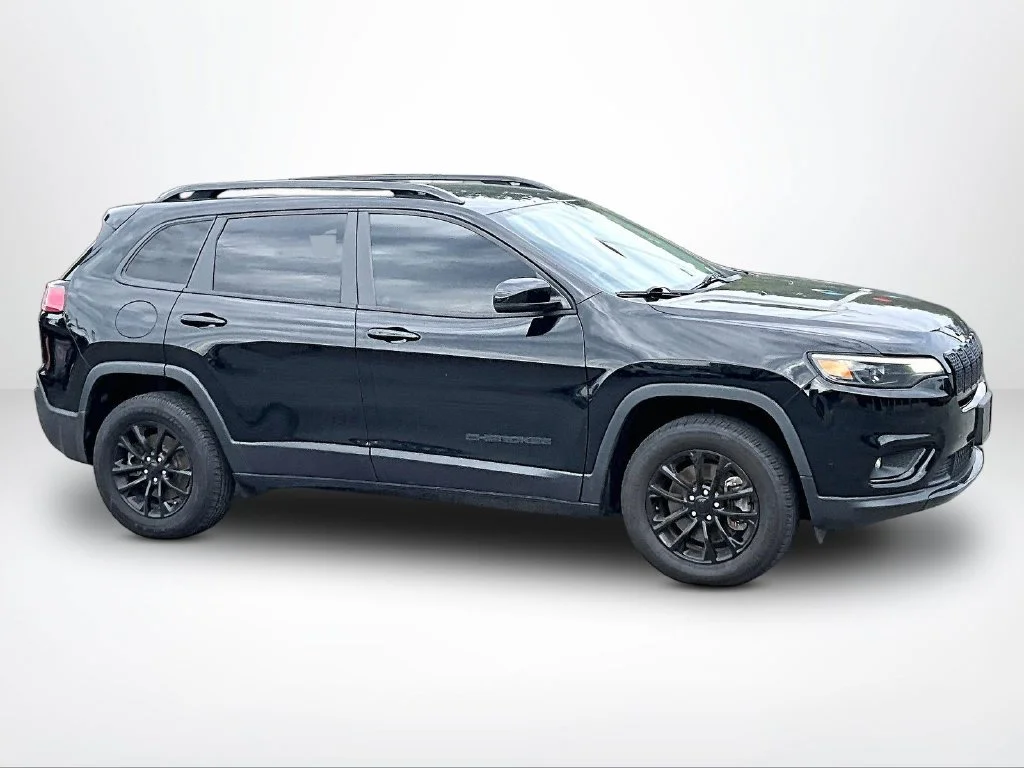 Used 2023 Black Jeep Altitude image 13