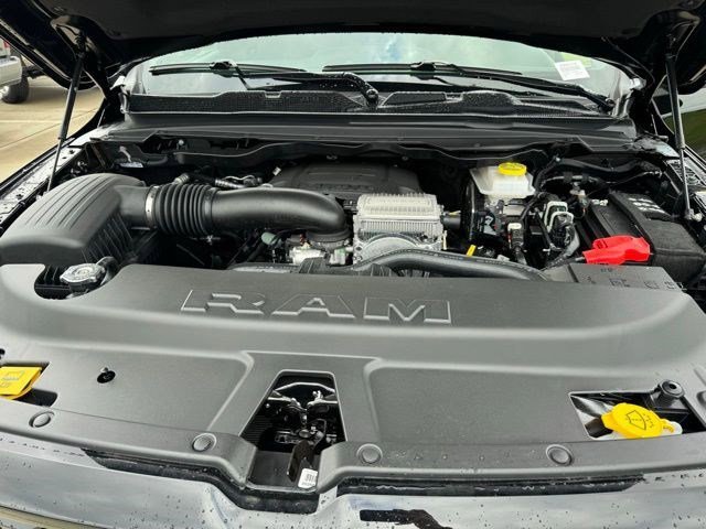 New 2026 Diamond Black Crystal Pearl-Coat Exterior Paint RAM Big Horn image 36