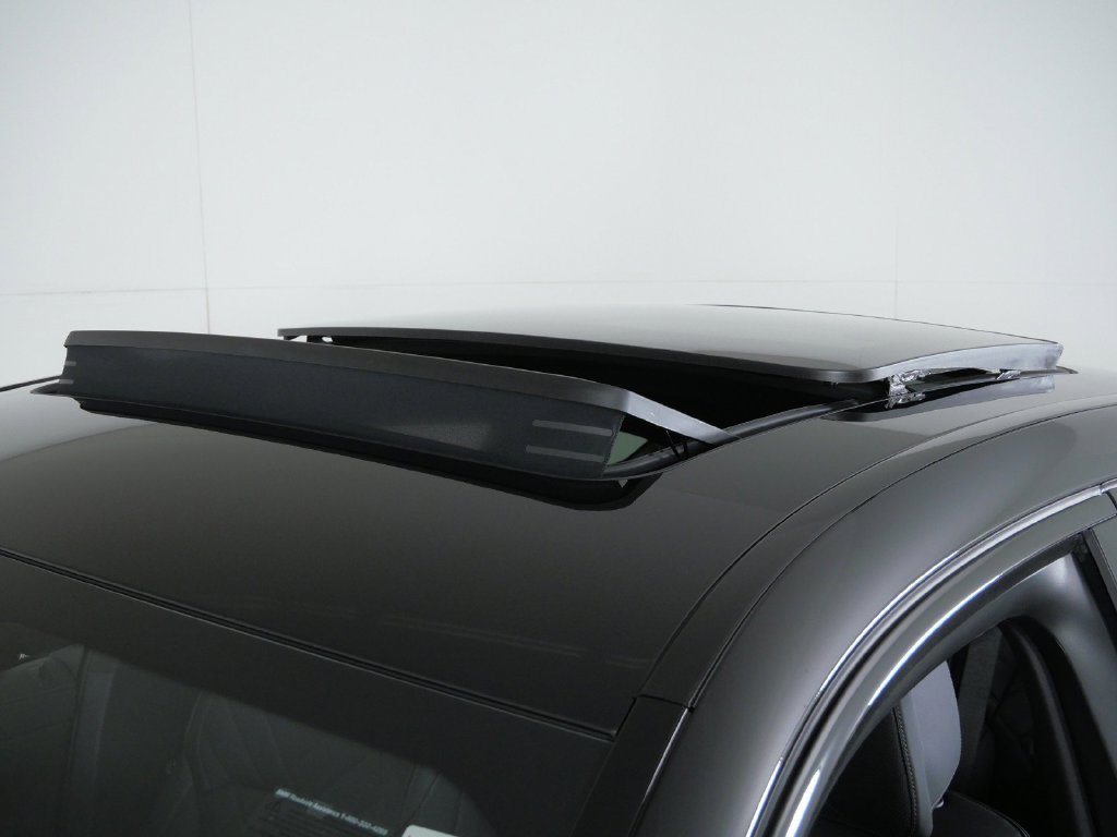 New 2027 Black Sapphire Metallic BMW xDrive40i image 17