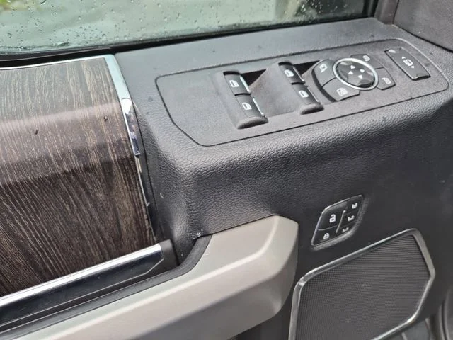Used 2020 Black Metallic Ford Lariat image 10