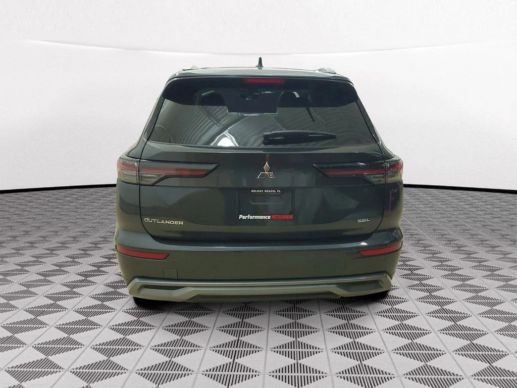 New 2026 Gray Mitsubishi SEL image 4