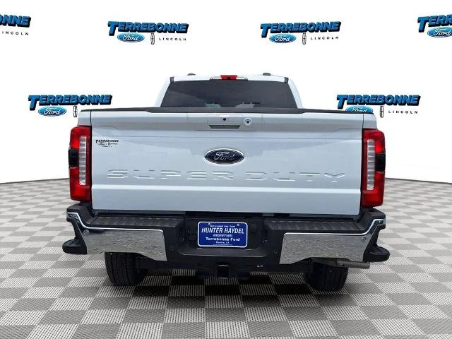 New 2026 Oxford White Ford F-250® XLT image 6