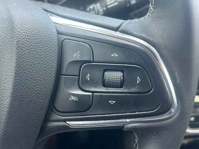 Used 2023 Gray Buick Select image 11