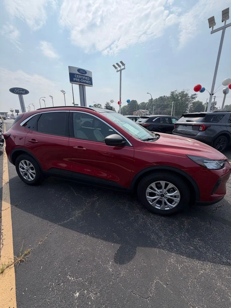 Used 2023 Red Metallic Ford Active image 13