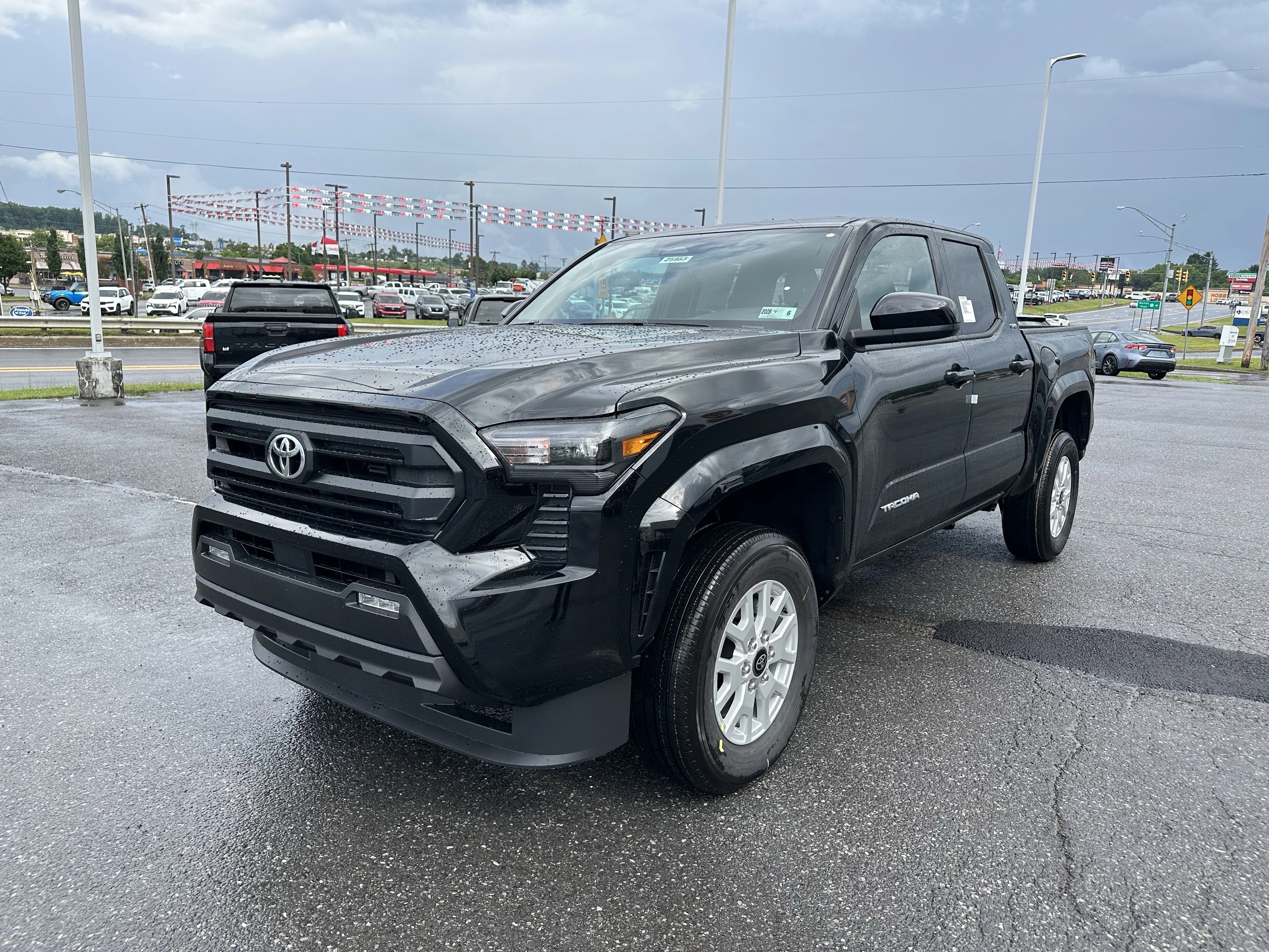 2026 Toyota Tacoma SR5 - Photo 7