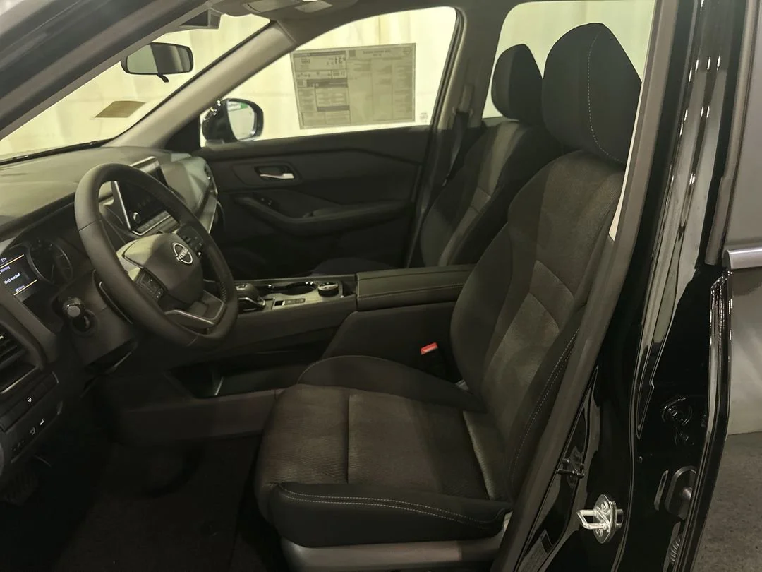 2026 Nissan Rogue SV - Photo 13