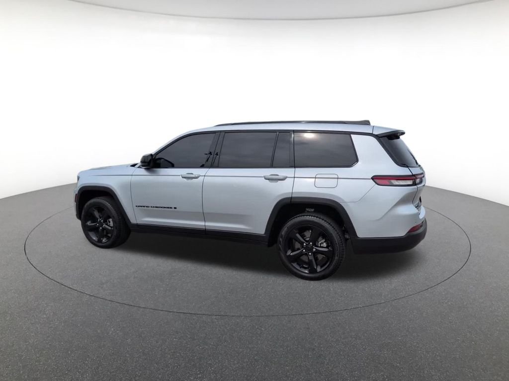 Used 2025 Silver Jeep Limited image 10