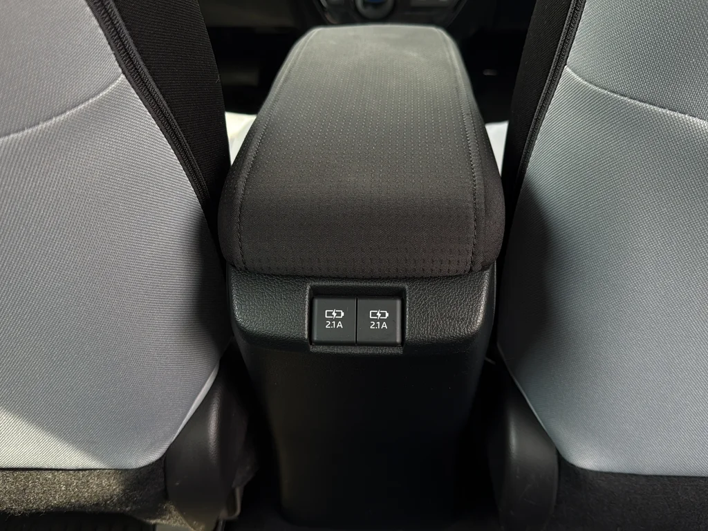 Used 2022 Pearl Toyota LE image 20