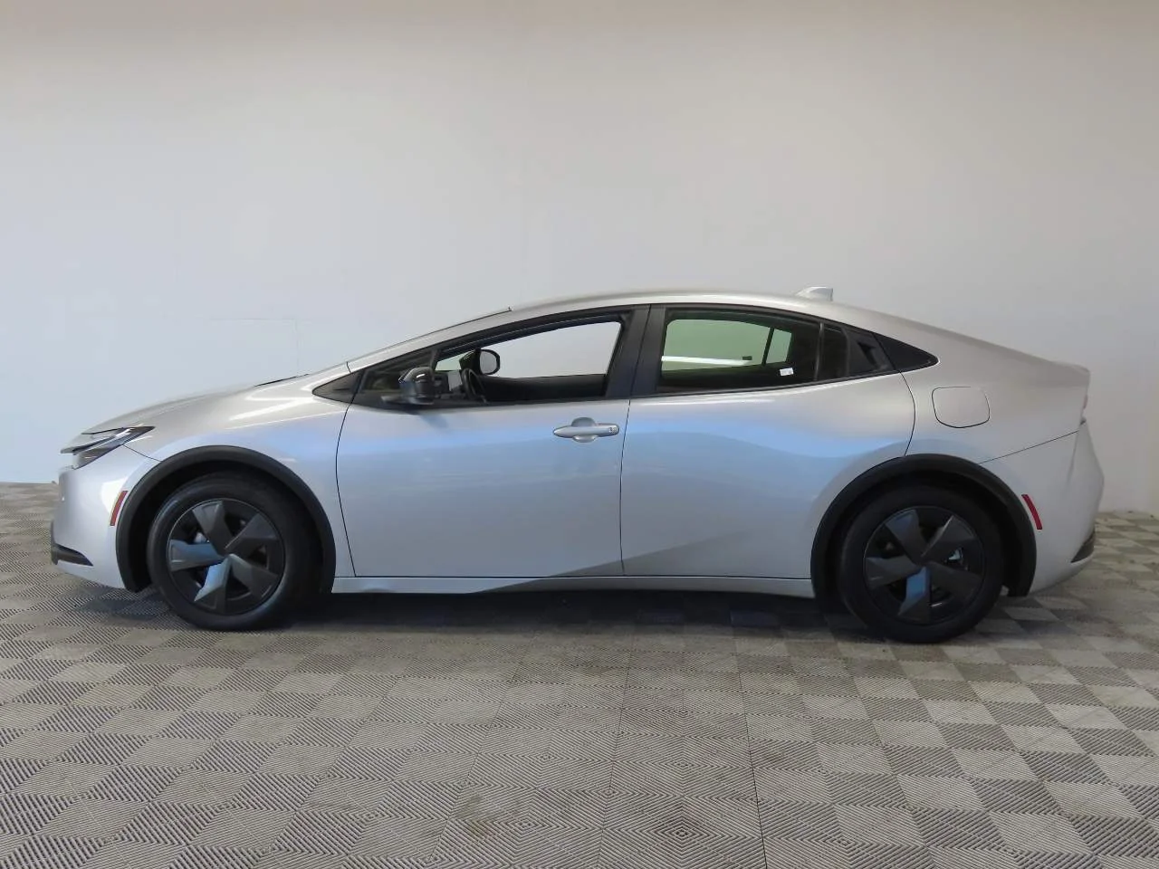 Used 2025 Cutting Edge Toyota LE image 5