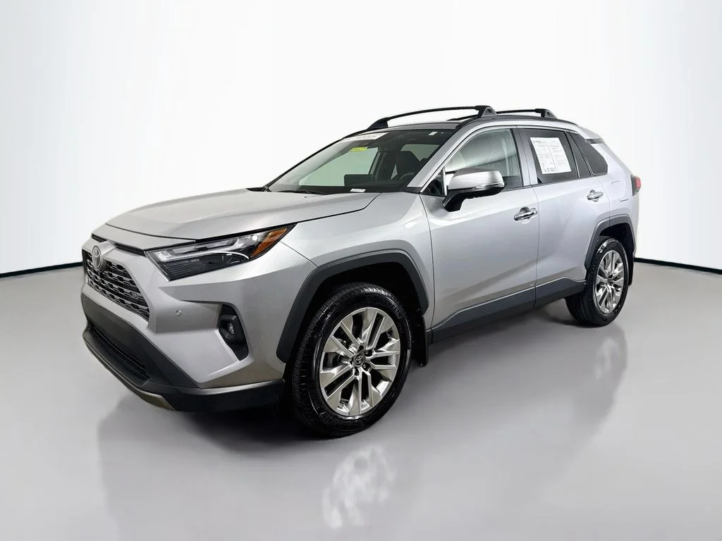Used 2025 Silver Sky Metallic Toyota Limited image 3