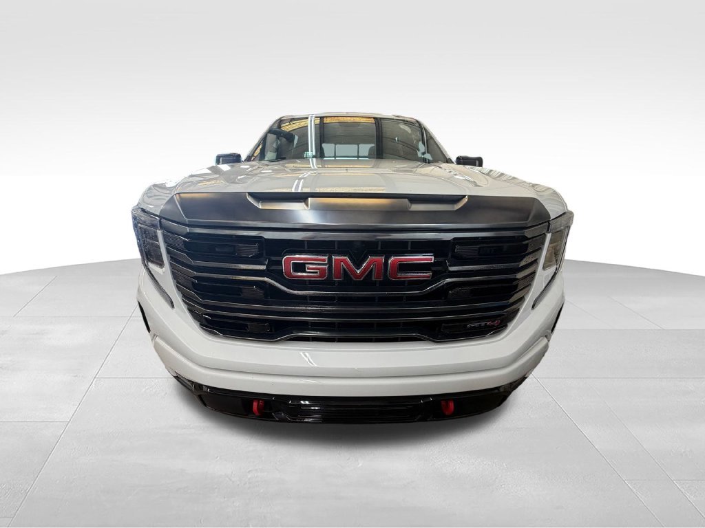 Used 2022 White GMC AT4 image 8