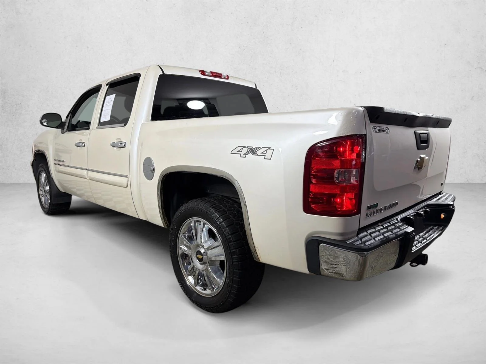Used 2011 Beige Chevrolet LT image 5