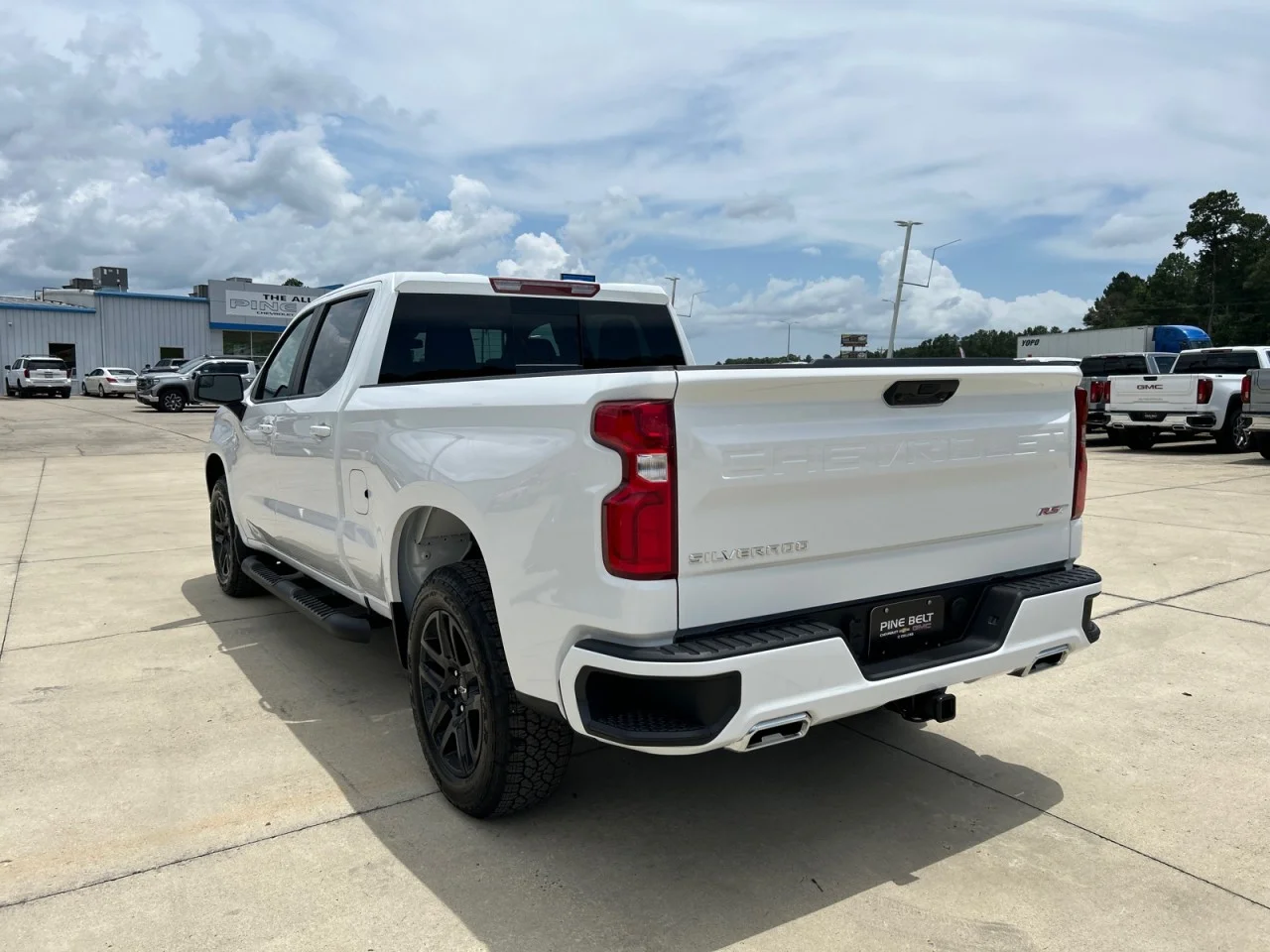 New 2026 Summit White Chevrolet RST image 4