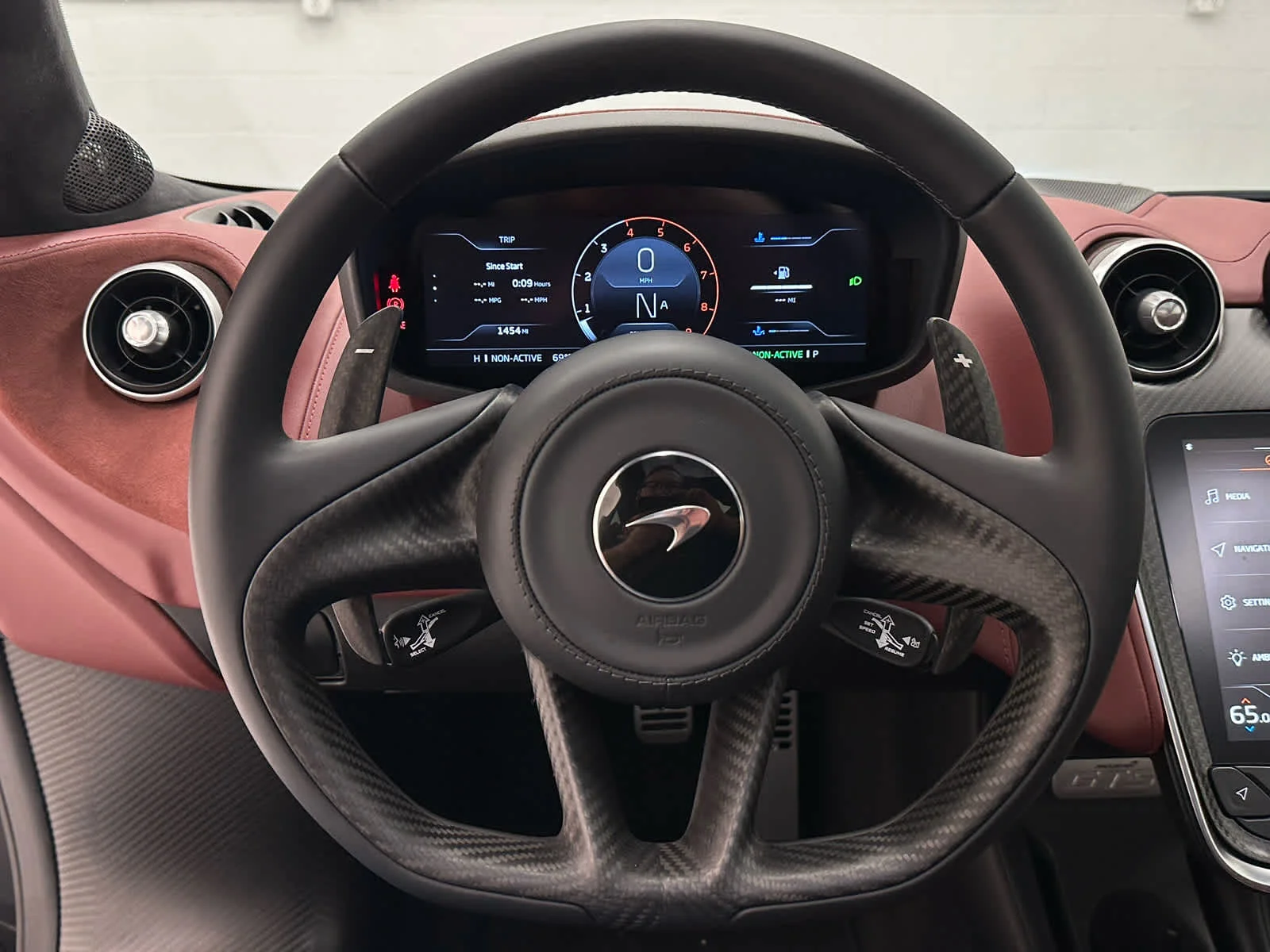 Used 2025 Anthracite McLaren  image 17
