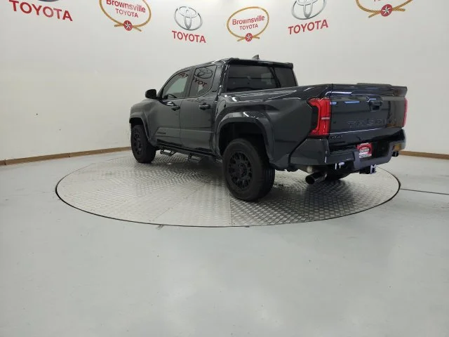 Used 2025  Toyota SR5 image 6